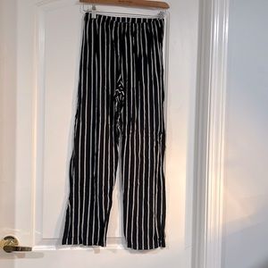 Brandy Melville Elastic Black/White Pants